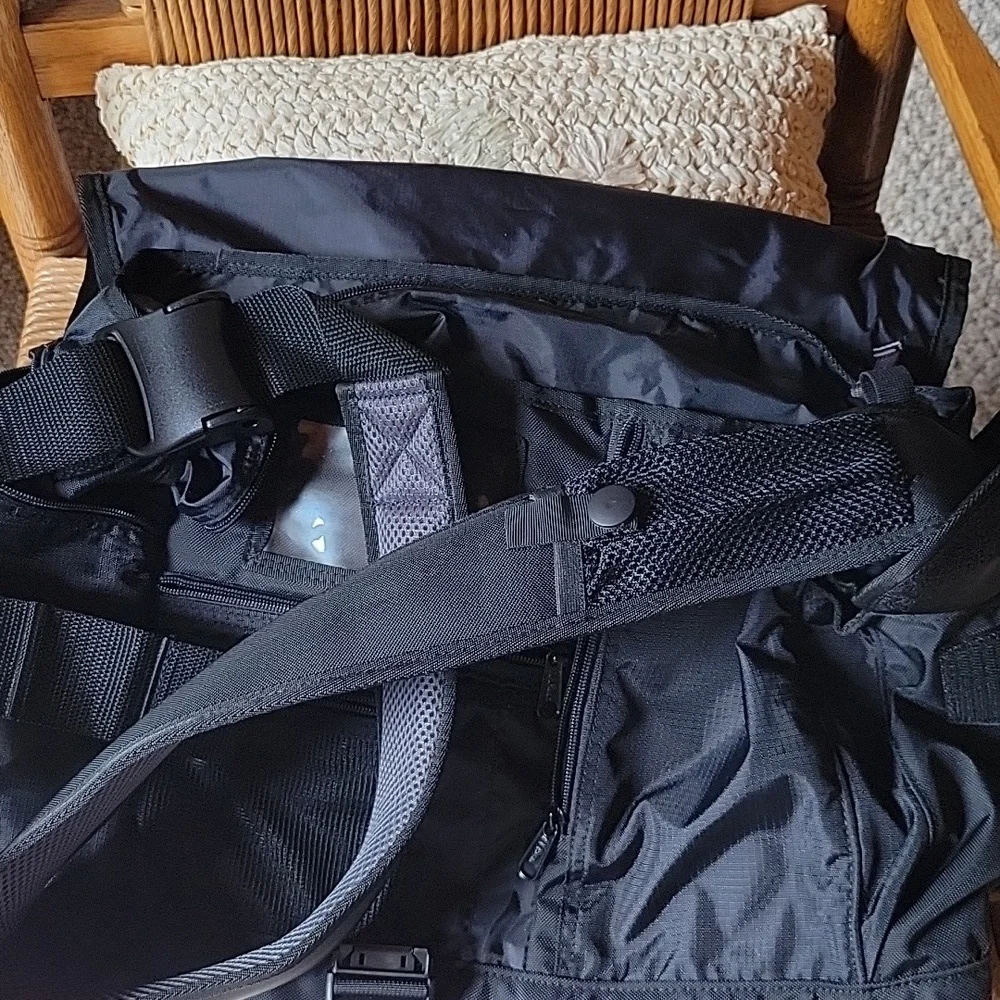 L.L. Bean nylon messenger bag, black/gray